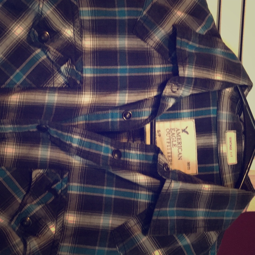 AE black and blue plaid men’s button down